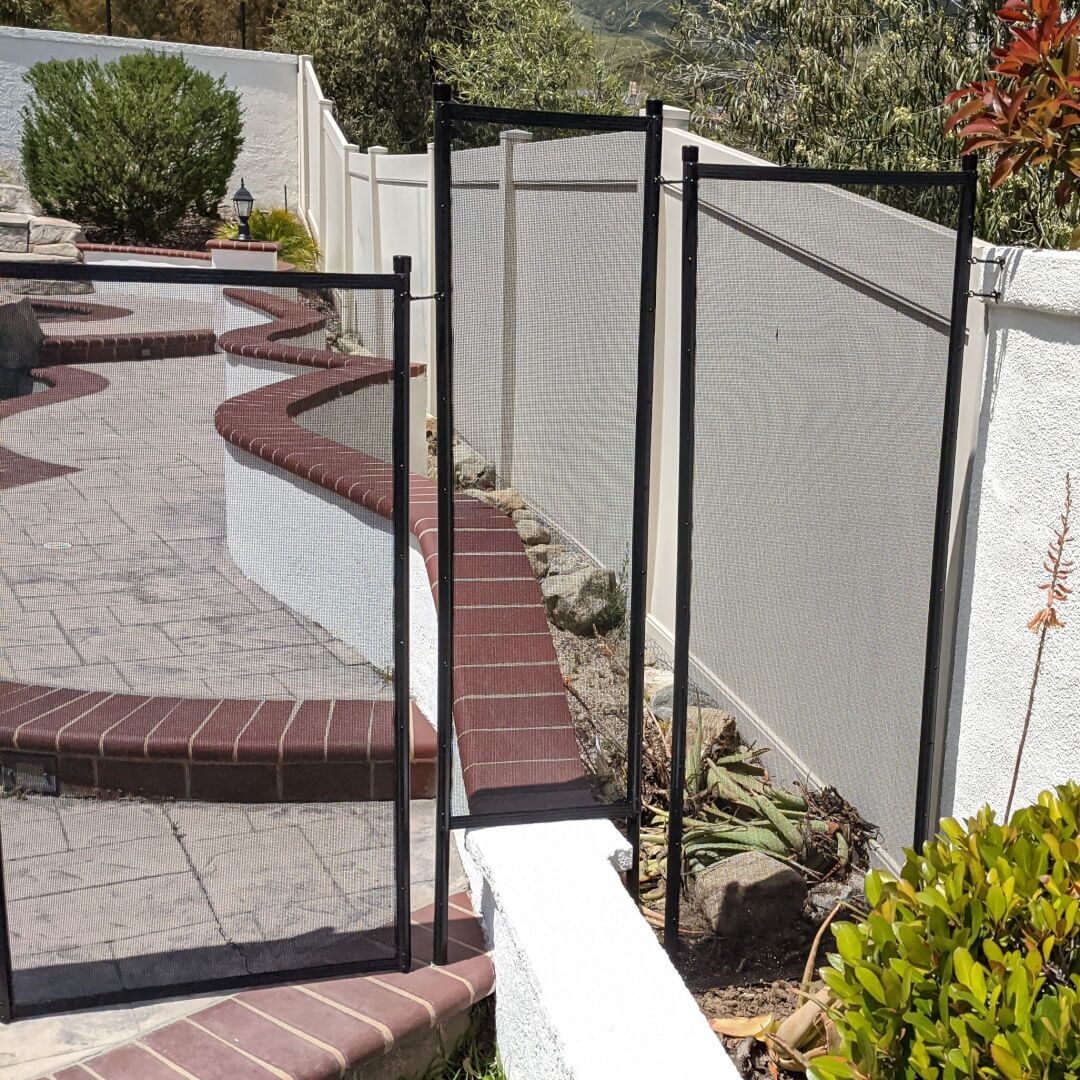 Step Pole Black w/ Wall Attachment Step Pole Black w/ Wall Attachment