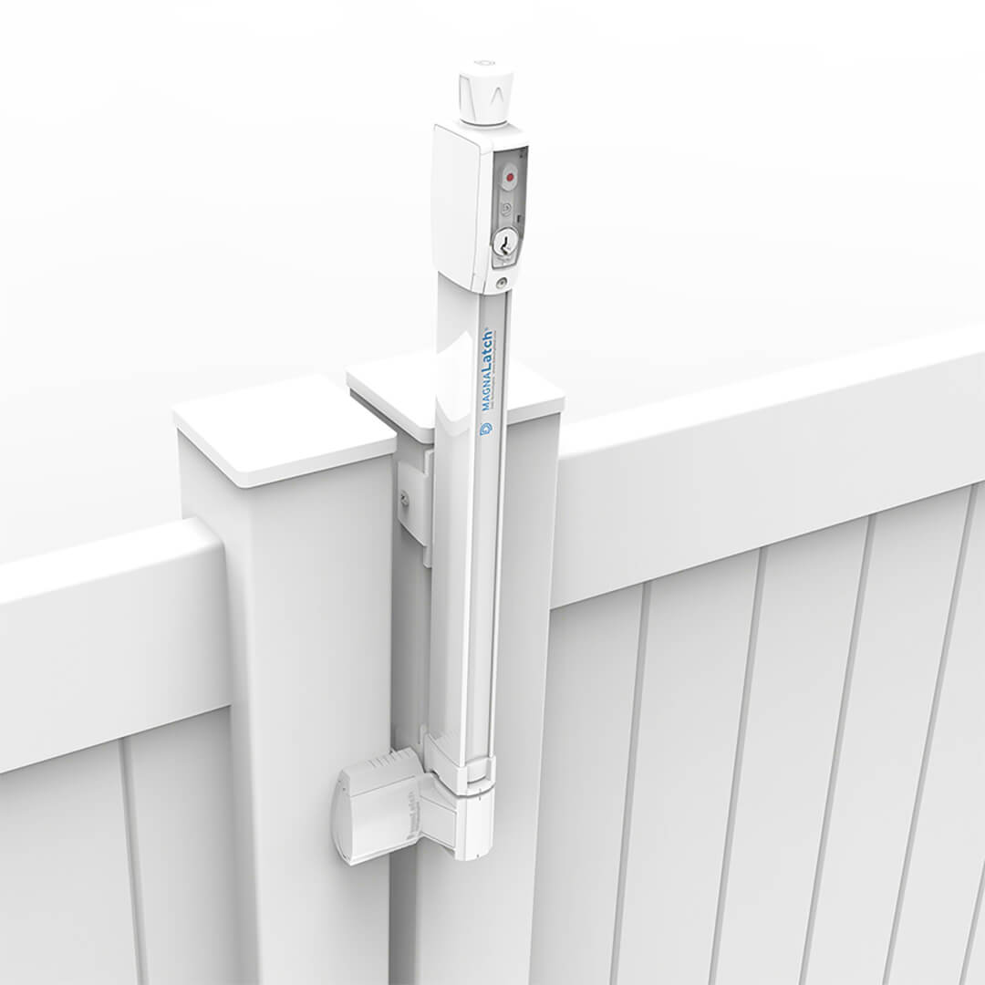ml3tpkawt_dd-magnalatch3-top-pull-white_install.jpg MagnaLatch Series 3 Top Pull in White installed on a fence
